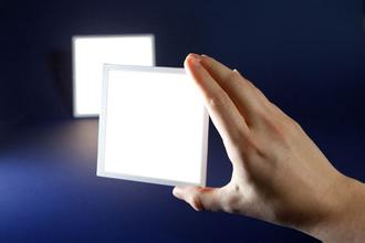 OLED概念股有哪些_OLED面板供给吃紧_相关