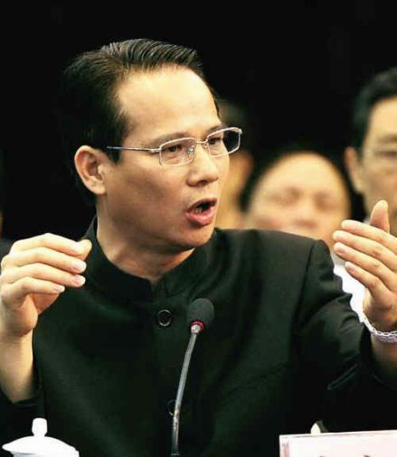 梁耀辉获无期:东莞风云人物 控制五星级酒店卖