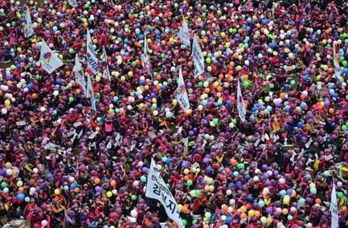 朴槿惠 闺蜜干政事件 首尔4.5万人集会示威抗议